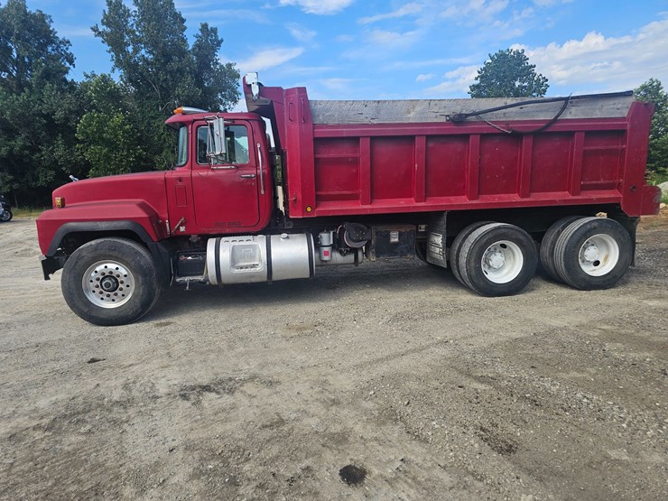 #15804-•-1998-mack-rd688s-dump-truck-image-9