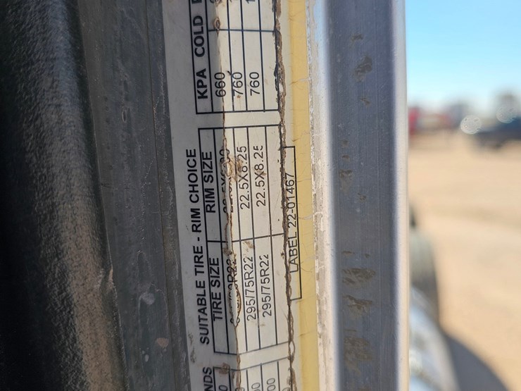 2012-peterbilt-367-image-10
