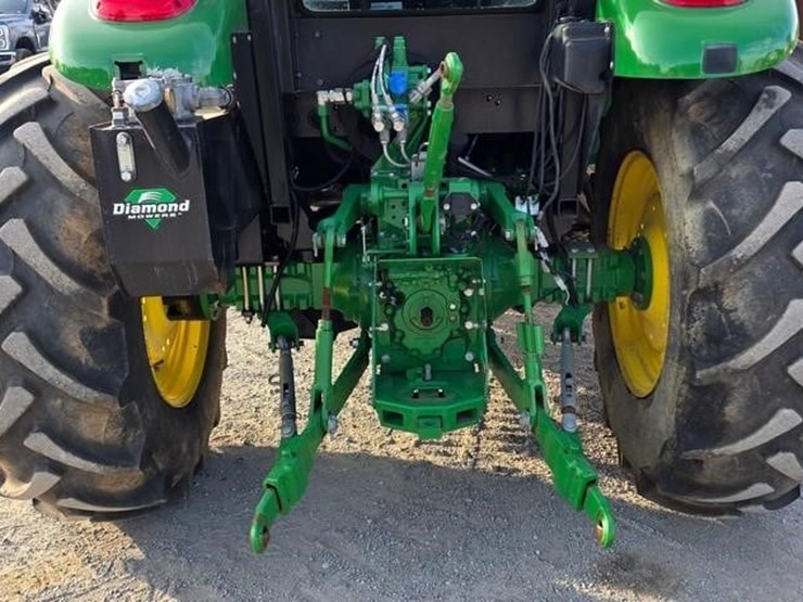 2019-john-deere-5100e-image-26