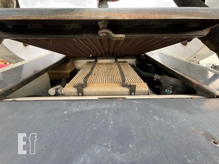 2010-bobcat-t650-image-22