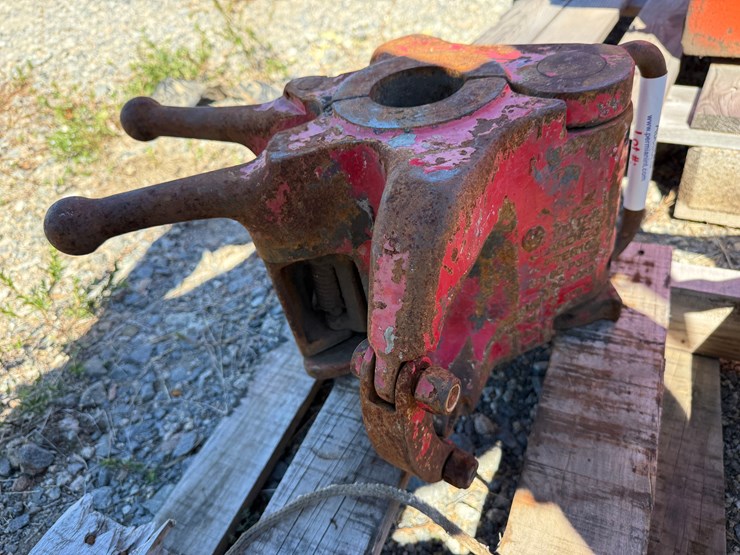titan-2-3/8”-100-ton-tubing-elevator-image-3
