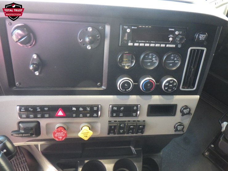 2024-freightliner-cascadia-126-image-20
