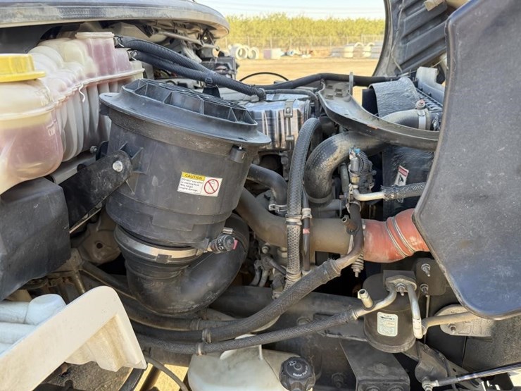 2019-freightliner-m2-dump-truck-image-32