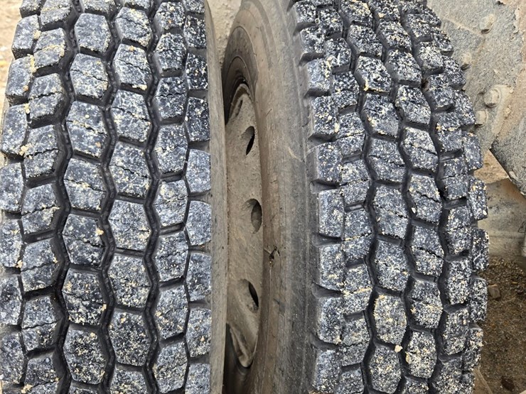 2012-caterpillar-ct660-image-102