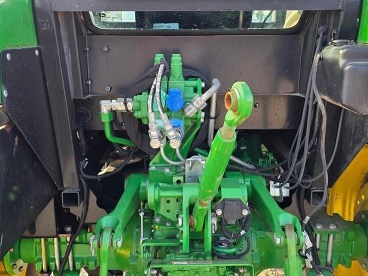 2019-john-deere-5100e-image-29