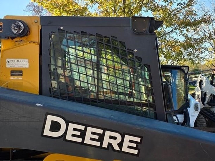 2018-deere-331g-image-13