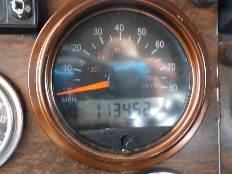 1990-peterbilt-379-image-42