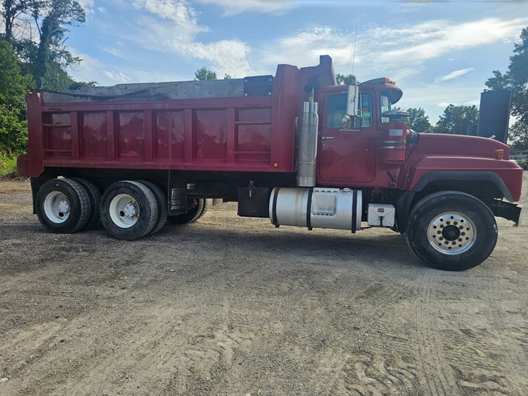 #15804-•-1998-mack-rd688s-dump-truck-image-33