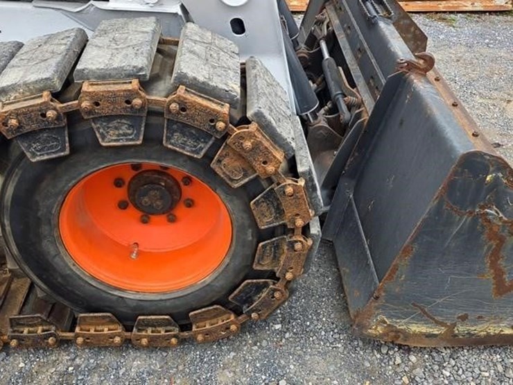 2012-bobcat-s650-image-8