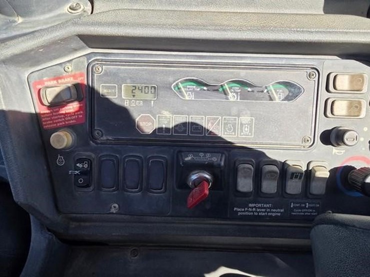 2006-deere-310sg-image-83