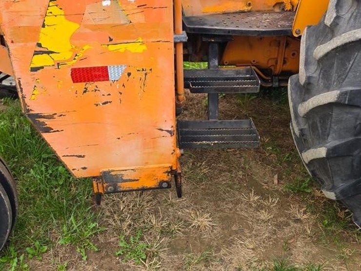new-holland-6640-image-26