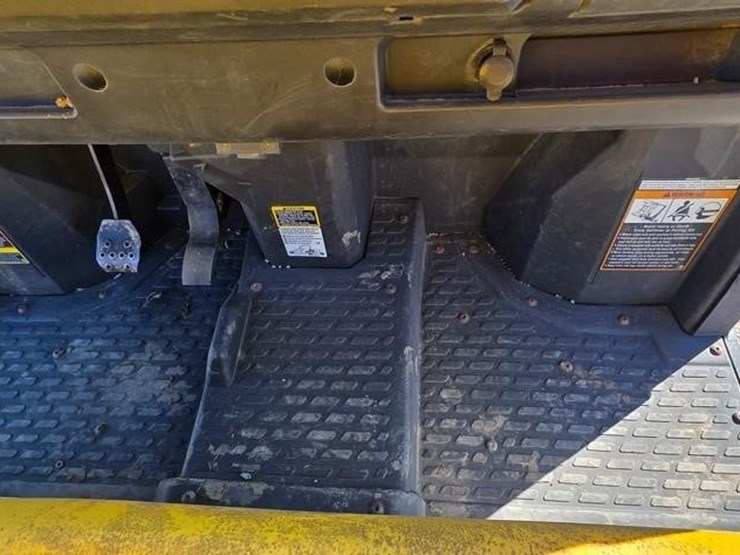 2021-john-deere-gator-xuv-835e-image-31