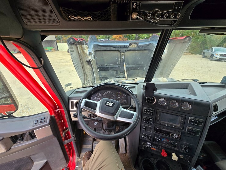 2012-caterpillar-ct660-image-89