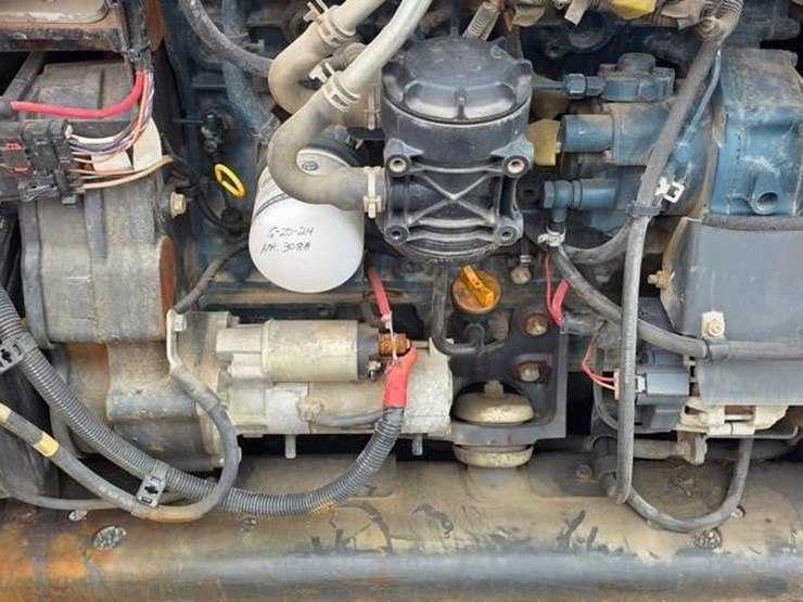 2014-bobcat-s770-image-39