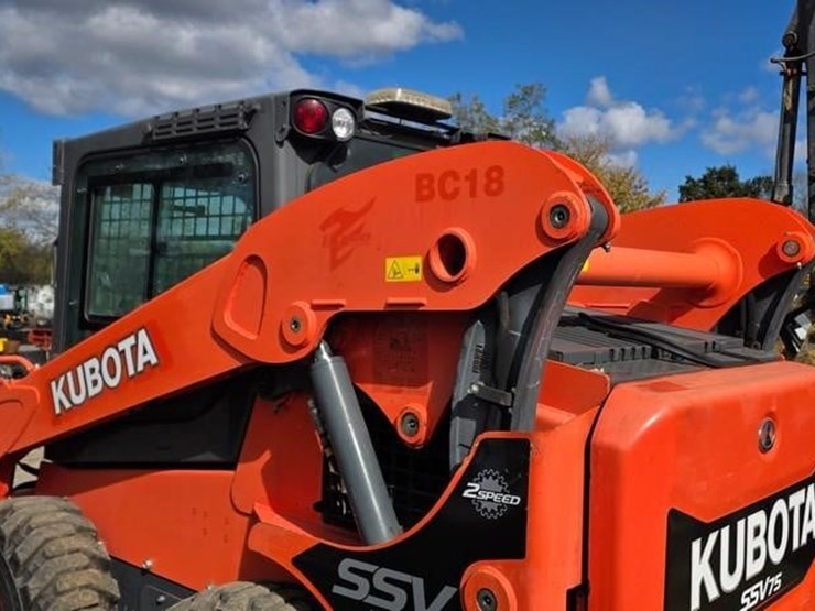 2019-kubota-ssv75-image-18