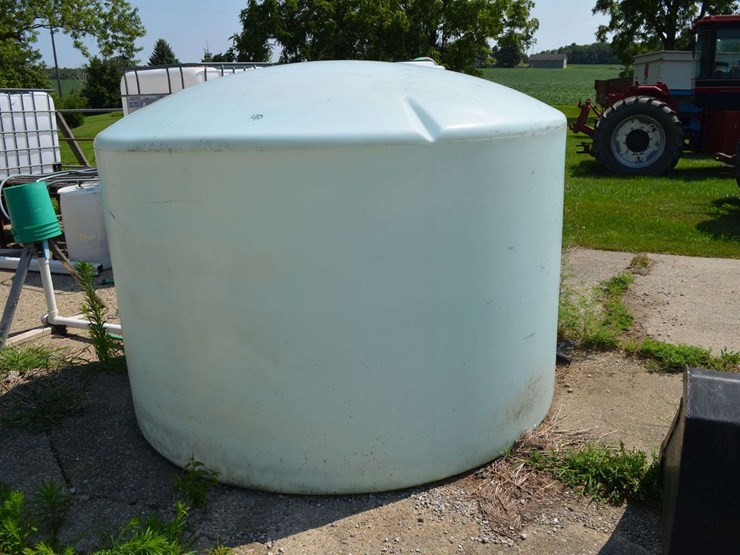 1500-gal-poly-tank-image-1
