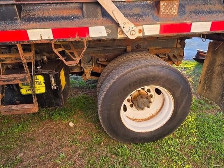 2006-international-durastar-4300-image-13