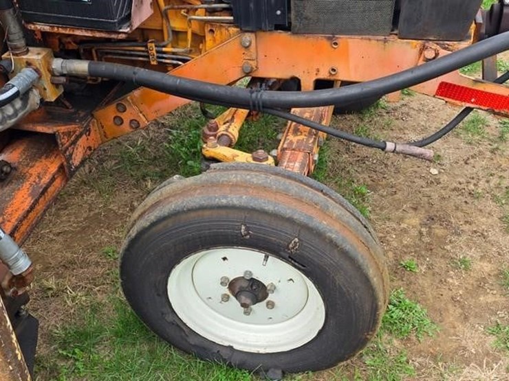 new-holland-6640-image-7