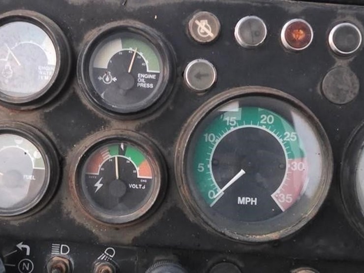 1984-deere-762a-image-59