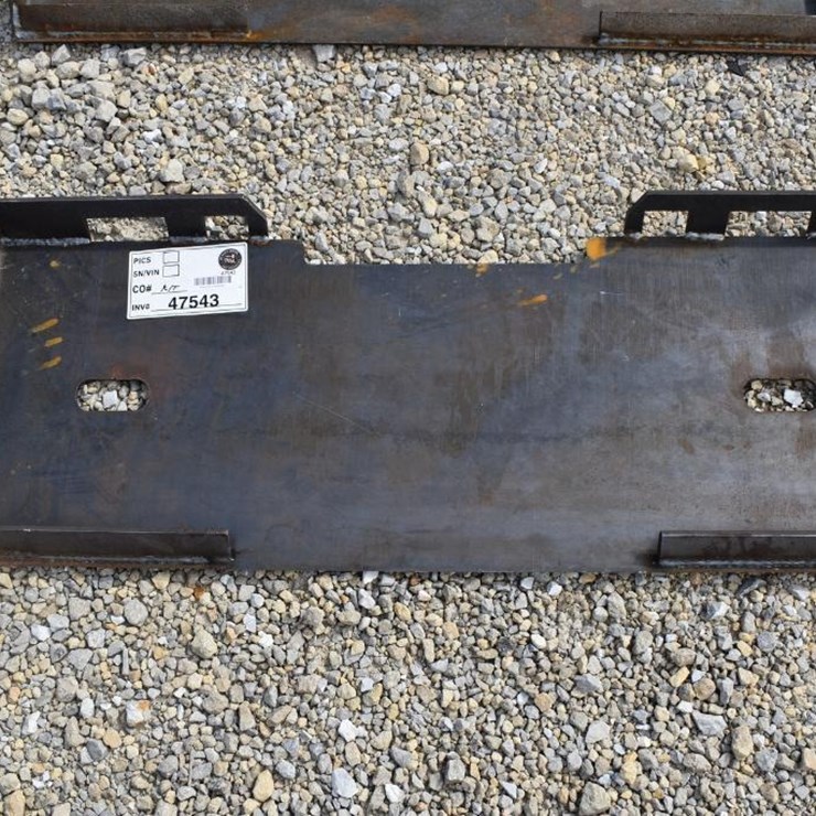 KIT CONTAINERS SKID STEER WELD-ON ATTACHMENT PLATE 47543
