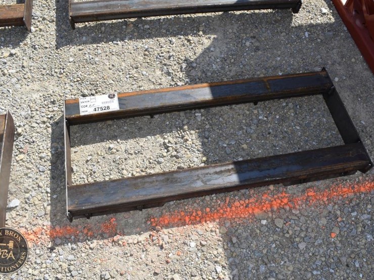 kit-containers-skid-steer-weld-on-plate-47528-image-1