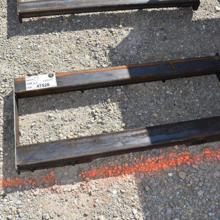 KIT CONTAINERS SKID STEER WELD-ON PLATE 47528