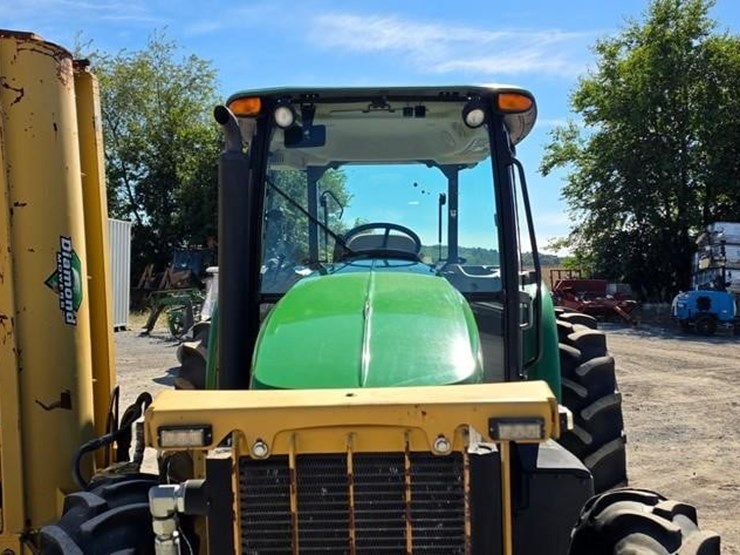2019-john-deere-5100e-image-43