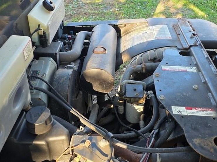 2010-bobcat-toolcat-5600-image-41