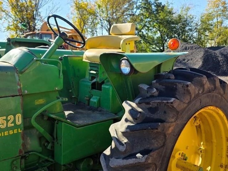 1972-john-deere-2520-image-24