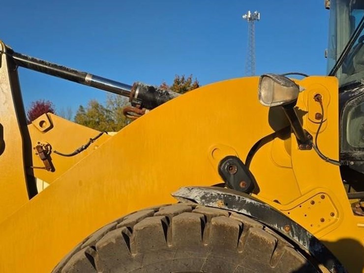 2015-caterpillar-938m-image-17