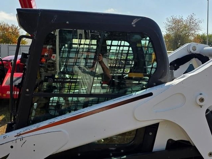2016-bobcat-s650-image-28