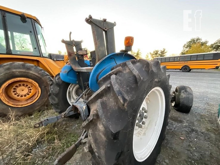 new-holland-3930-image-11