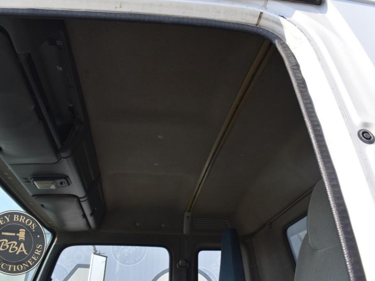 2002-chevrolet-wt5500-43182-image-13