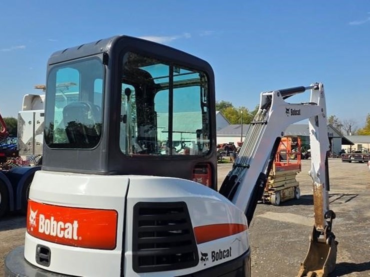 2016-bobcat-e35-image-23