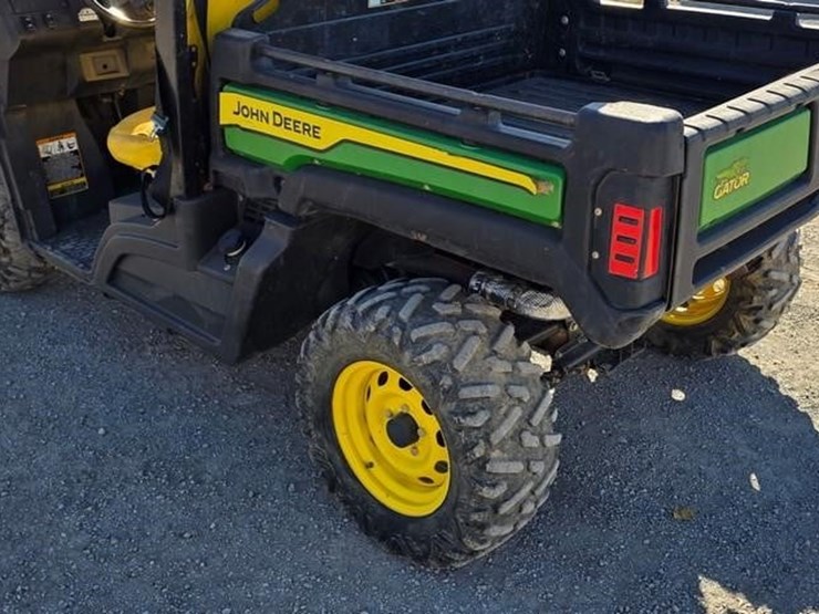 2021-john-deere-gator-xuv-835e-image-17