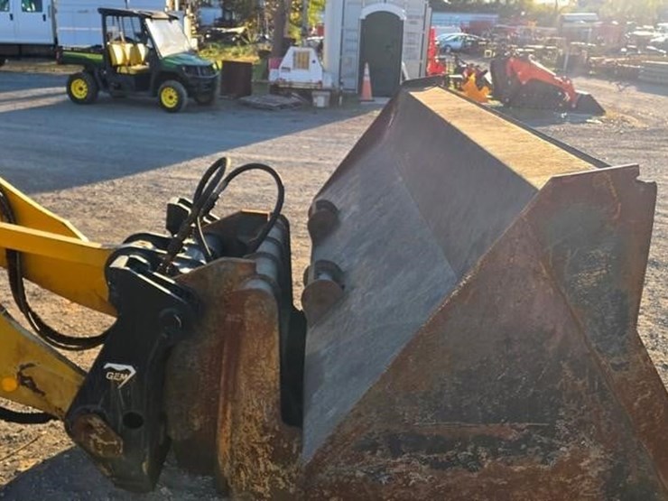 2015-caterpillar-938m-image-52