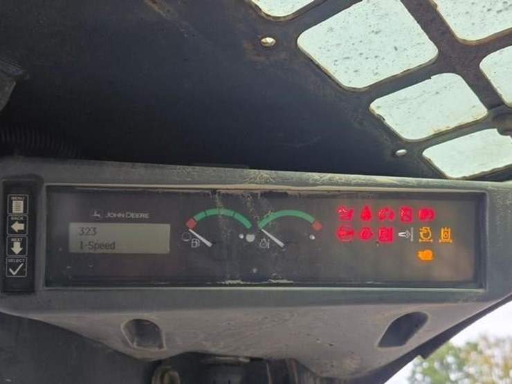 2017-deere-323e-image-49