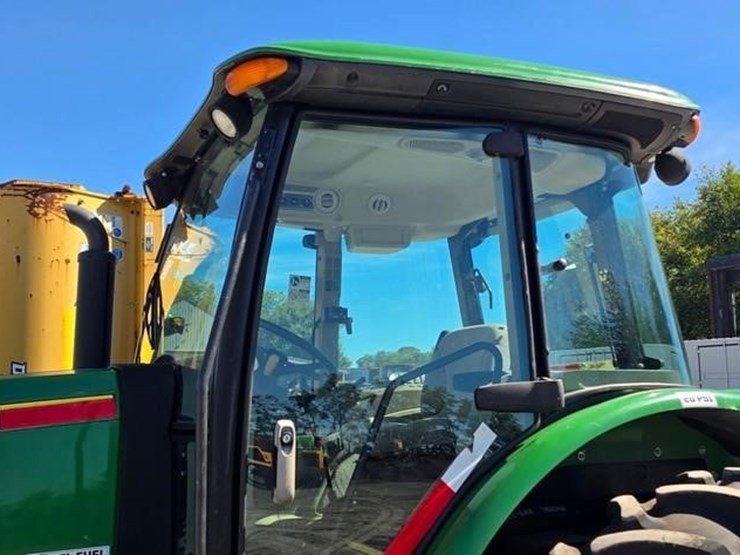 2019-john-deere-5100e-image-37