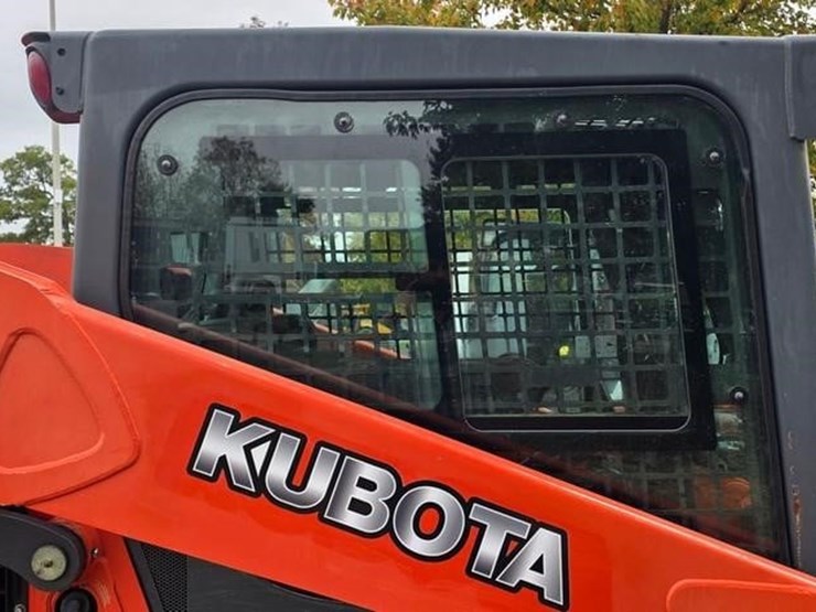 2016-kubota-ssv65-image-28