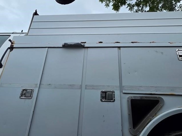 2007-gmc-topkick-c8500-image-13