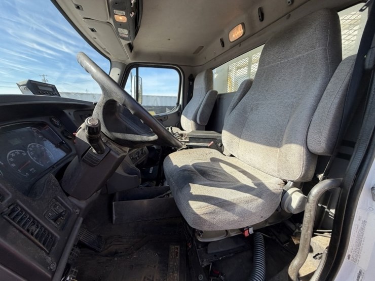 2012-freightliner-m2-t/a-dump-truck-image-41
