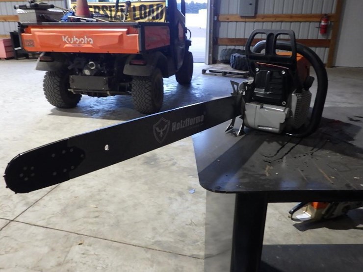 holzforma-440-chainsaw-28"-bar-image-3