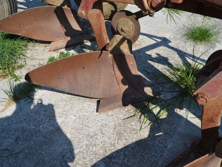 case-720-5-bottom-plow-image-6