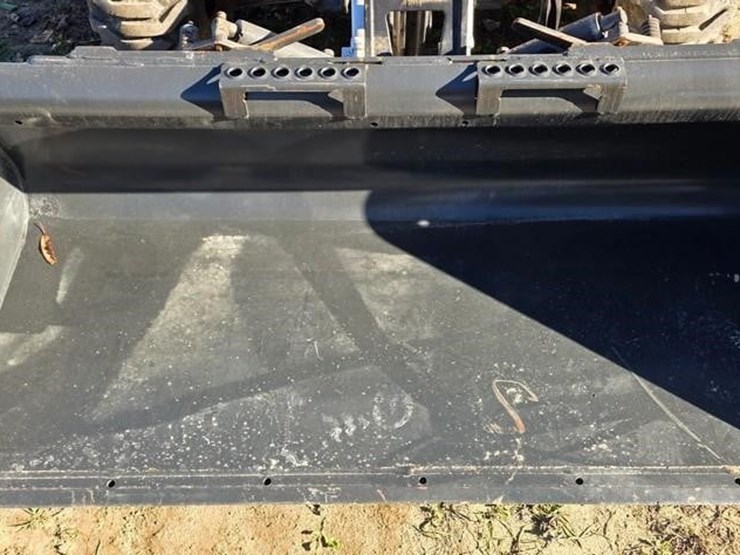 2010-bobcat-toolcat-5600-image-35