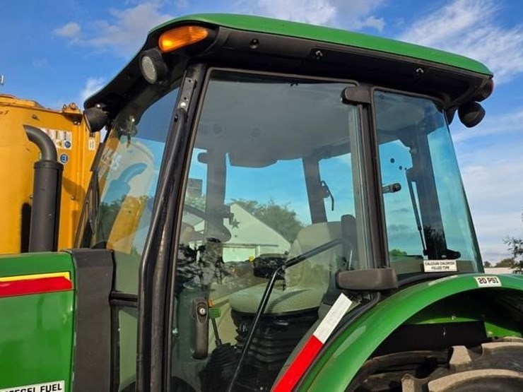 2019-john-deere-5100e-image-37
