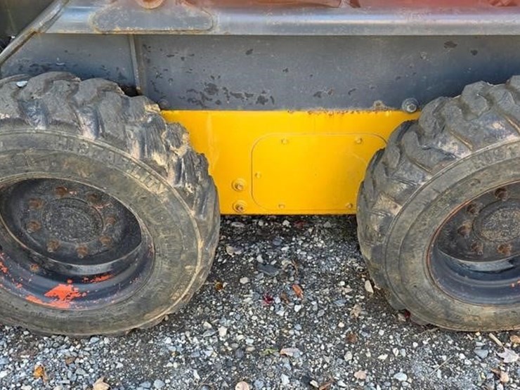 2014-new-holland-l218-image-26