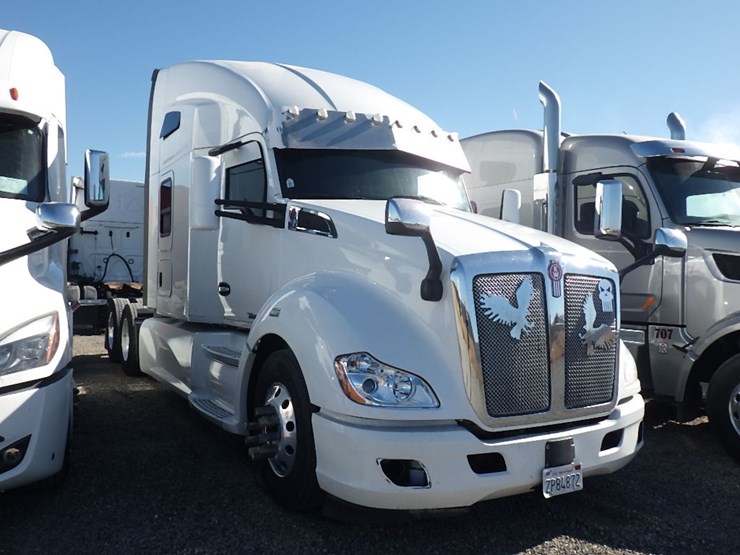 2021-kenworth-t680-image-3