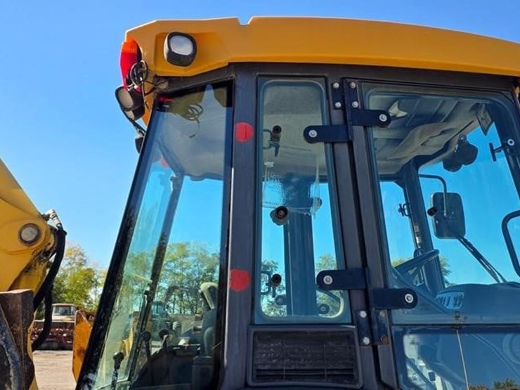 2006-deere-310sg-image-38
