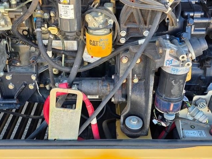2018-caterpillar-tl642d-image-41