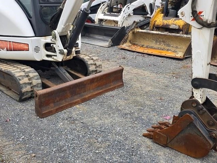 2009-bobcat-425-image-39